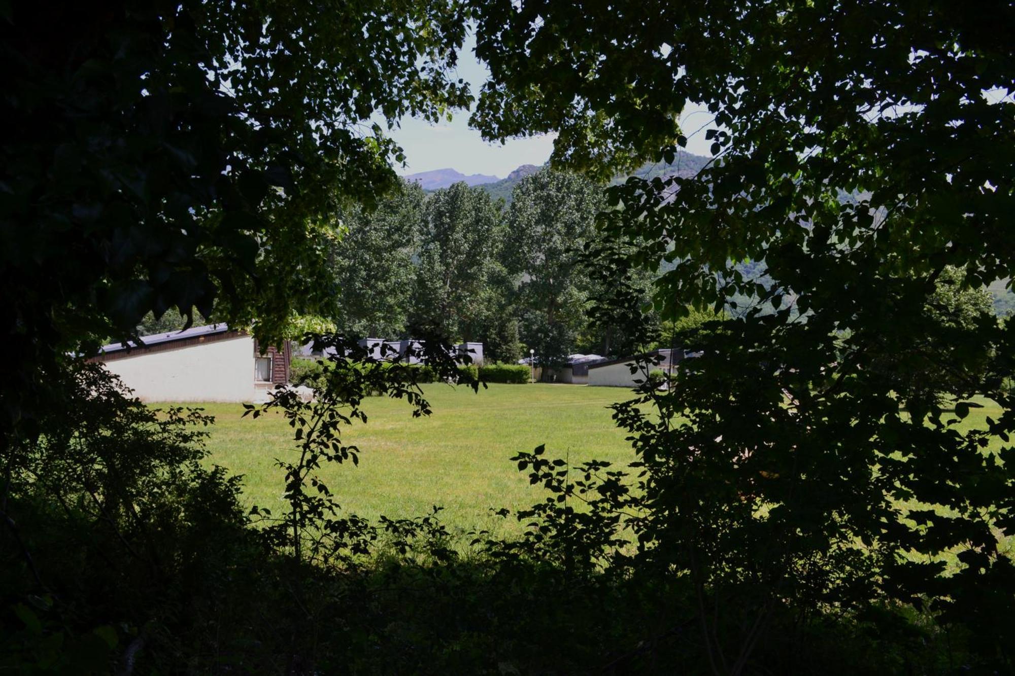 Les Gites De Beille Les Cabannes  Exterior photo